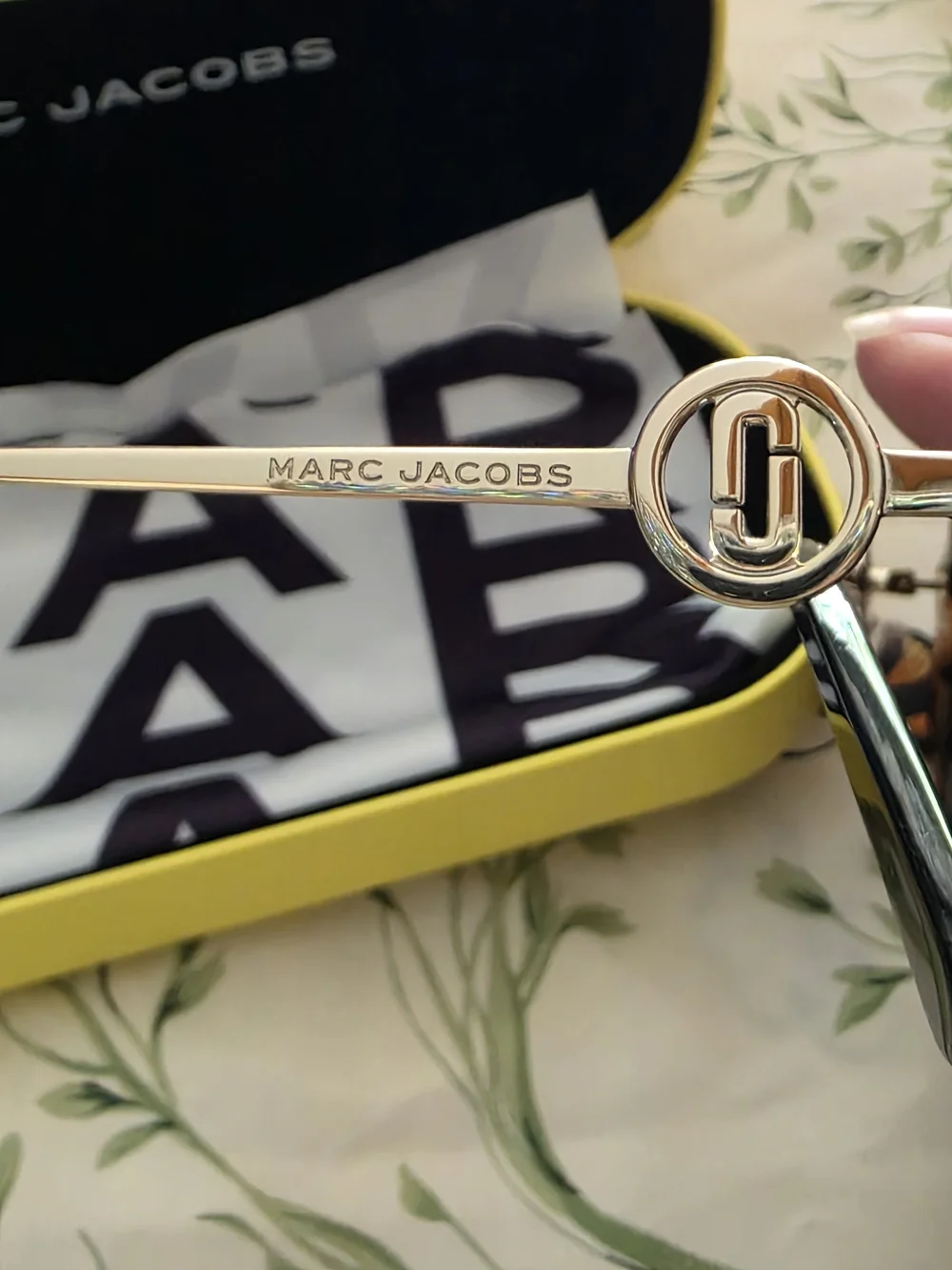 NWOT Marc Jacobs MARC 727/S Signature Logo Print Square Sunglasses Gold CAT 3